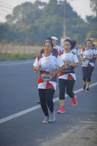 BIB: 6500
                            <button type="button" onclick="openModal(6437558)" class="btn btn-primary btn-sm float-right btn-popup" data-toggle="modal" data-target=".modal-high-quality">
                        <i class="fas fa-shopping-cart"></i> Add to Cart
                    </button>
                                            <button type="button" onclick="isThisMe(6437558, true)" class="btn btn-success btn-sm float-right btn-popup btn-isme hidden" data-toggle="tooltip" data-placement="bottom" title="นี่คือรูปของคุณใช่ไหม คลิกที่นี่เพื่อเอาเข้าอัลบั้ม">
                        <i class="fas fa-plus"></i> Add to album
                    </button>
                    <button type="button" onclick="isThisMe(6437558, false)" class="btn btn-warning btn-sm float-right btn-popup btn-isnotme hidden">
                        <i class="fas fa-ban"></i> Remove from album
                    </button>