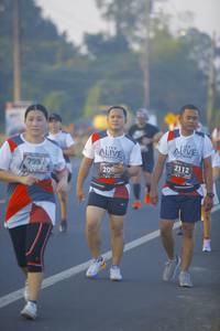 BIB: 2112, 799, 209
                            <button type="button" onclick="openModal(6434477)" class="btn btn-primary btn-sm float-right btn-popup" data-toggle="modal" data-target=".modal-high-quality">
                        <i class="fas fa-shopping-cart"></i> Add to Cart
                    </button>
                                            <button type="button" onclick="isThisMe(6434477, true)" class="btn btn-success btn-sm float-right btn-popup btn-isme hidden" data-toggle="tooltip" data-placement="bottom" title="นี่คือรูปของคุณใช่ไหม คลิกที่นี่เพื่อเอาเข้าอัลบั้ม">
                        <i class="fas fa-plus"></i> Add to album
                    </button>
                    <button type="button" onclick="isThisMe(6434477, false)" class="btn btn-warning btn-sm float-right btn-popup btn-isnotme hidden">
                        <i class="fas fa-ban"></i> Remove from album
                    </button>