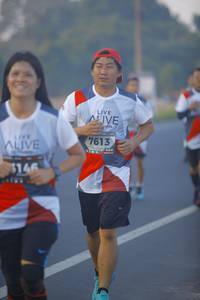 BIB: 7613, 146
                            <button type="button" onclick="openModal(6431029)" class="btn btn-primary btn-sm float-right btn-popup" data-toggle="modal" data-target=".modal-high-quality">
                        <i class="fas fa-shopping-cart"></i> Add to Cart
                    </button>
                                            <button type="button" onclick="isThisMe(6431029, true)" class="btn btn-success btn-sm float-right btn-popup btn-isme hidden" data-toggle="tooltip" data-placement="bottom" title="นี่คือรูปของคุณใช่ไหม คลิกที่นี่เพื่อเอาเข้าอัลบั้ม">
                        <i class="fas fa-plus"></i> Add to album
                    </button>
                    <button type="button" onclick="isThisMe(6431029, false)" class="btn btn-warning btn-sm float-right btn-popup btn-isnotme hidden">
                        <i class="fas fa-ban"></i> Remove from album
                    </button>