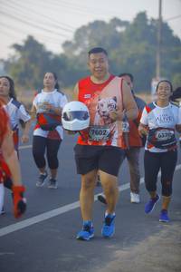 BIB: 655, 7602, 6370
                            <button type="button" onclick="openModal(6438646)" class="btn btn-primary btn-sm float-right btn-popup" data-toggle="modal" data-target=".modal-high-quality">
                        <i class="fas fa-shopping-cart"></i> Add to Cart
                    </button>
                                            <button type="button" onclick="isThisMe(6438646, true)" class="btn btn-success btn-sm float-right btn-popup btn-isme hidden" data-toggle="tooltip" data-placement="bottom" title="นี่คือรูปของคุณใช่ไหม คลิกที่นี่เพื่อเอาเข้าอัลบั้ม">
                        <i class="fas fa-plus"></i> Add to album
                    </button>
                    <button type="button" onclick="isThisMe(6438646, false)" class="btn btn-warning btn-sm float-right btn-popup btn-isnotme hidden">
                        <i class="fas fa-ban"></i> Remove from album
                    </button>