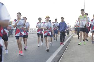 BIB: 6691, 6677
                            <button type="button" onclick="openModal(6377671)" class="btn btn-primary btn-sm float-right btn-popup" data-toggle="modal" data-target=".modal-high-quality">
                        <i class="fas fa-shopping-cart"></i> Add to Cart
                    </button>
                                            <button type="button" onclick="isThisMe(6377671, true)" class="btn btn-success btn-sm float-right btn-popup btn-isme hidden" data-toggle="tooltip" data-placement="bottom" title="นี่คือรูปของคุณใช่ไหม คลิกที่นี่เพื่อเอาเข้าอัลบั้ม">
                        <i class="fas fa-plus"></i> Add to album
                    </button>
                    <button type="button" onclick="isThisMe(6377671, false)" class="btn btn-warning btn-sm float-right btn-popup btn-isnotme hidden">
                        <i class="fas fa-ban"></i> Remove from album
                    </button>