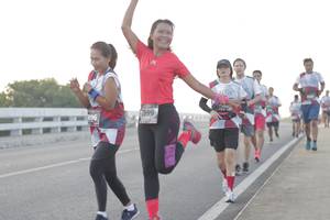 BIB: 896
                            <button type="button" onclick="openModal(6383086)" class="btn btn-primary btn-sm float-right btn-popup" data-toggle="modal" data-target=".modal-high-quality">
                        <i class="fas fa-shopping-cart"></i> Add to Cart
                    </button>
                                            <button type="button" onclick="isThisMe(6383086, true)" class="btn btn-success btn-sm float-right btn-popup btn-isme hidden" data-toggle="tooltip" data-placement="bottom" title="นี่คือรูปของคุณใช่ไหม คลิกที่นี่เพื่อเอาเข้าอัลบั้ม">
                        <i class="fas fa-plus"></i> Add to album
                    </button>
                    <button type="button" onclick="isThisMe(6383086, false)" class="btn btn-warning btn-sm float-right btn-popup btn-isnotme hidden">
                        <i class="fas fa-ban"></i> Remove from album
                    </button>