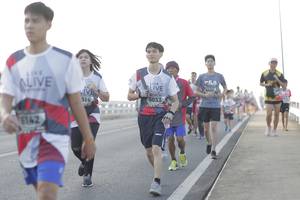 BIB: 6033, 516, 6142
                            <button type="button" onclick="openModal(6387368)" class="btn btn-primary btn-sm float-right btn-popup" data-toggle="modal" data-target=".modal-high-quality">
                        <i class="fas fa-shopping-cart"></i> Add to Cart
                    </button>
                                            <button type="button" onclick="isThisMe(6387368, true)" class="btn btn-success btn-sm float-right btn-popup btn-isme hidden" data-toggle="tooltip" data-placement="bottom" title="นี่คือรูปของคุณใช่ไหม คลิกที่นี่เพื่อเอาเข้าอัลบั้ม">
                        <i class="fas fa-plus"></i> Add to album
                    </button>
                    <button type="button" onclick="isThisMe(6387368, false)" class="btn btn-warning btn-sm float-right btn-popup btn-isnotme hidden">
                        <i class="fas fa-ban"></i> Remove from album
                    </button>