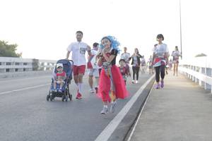 BIB: 870
                            <button type="button" onclick="openModal(6378062)" class="btn btn-primary btn-sm float-right btn-popup" data-toggle="modal" data-target=".modal-high-quality">
                        <i class="fas fa-shopping-cart"></i> Add to Cart
                    </button>
                                            <button type="button" onclick="isThisMe(6378062, true)" class="btn btn-success btn-sm float-right btn-popup btn-isme hidden" data-toggle="tooltip" data-placement="bottom" title="นี่คือรูปของคุณใช่ไหม คลิกที่นี่เพื่อเอาเข้าอัลบั้ม">
                        <i class="fas fa-plus"></i> Add to album
                    </button>
                    <button type="button" onclick="isThisMe(6378062, false)" class="btn btn-warning btn-sm float-right btn-popup btn-isnotme hidden">
                        <i class="fas fa-ban"></i> Remove from album
                    </button>