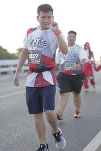 BIB: 2037, 128, 6277
                            <button type="button" onclick="openModal(6378039)" class="btn btn-primary btn-sm float-right btn-popup" data-toggle="modal" data-target=".modal-high-quality">
                        <i class="fas fa-shopping-cart"></i> Add to Cart
                    </button>
                                            <button type="button" onclick="isThisMe(6378039, true)" class="btn btn-success btn-sm float-right btn-popup btn-isme hidden" data-toggle="tooltip" data-placement="bottom" title="นี่คือรูปของคุณใช่ไหม คลิกที่นี่เพื่อเอาเข้าอัลบั้ม">
                        <i class="fas fa-plus"></i> Add to album
                    </button>
                    <button type="button" onclick="isThisMe(6378039, false)" class="btn btn-warning btn-sm float-right btn-popup btn-isnotme hidden">
                        <i class="fas fa-ban"></i> Remove from album
                    </button>