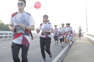 BIB: 6119
                            <button type="button" onclick="openModal(6387453)" class="btn btn-primary btn-sm float-right btn-popup" data-toggle="modal" data-target=".modal-high-quality">
                        <i class="fas fa-shopping-cart"></i> Add to Cart
                    </button>
                                            <button type="button" onclick="isThisMe(6387453, true)" class="btn btn-success btn-sm float-right btn-popup btn-isme hidden" data-toggle="tooltip" data-placement="bottom" title="นี่คือรูปของคุณใช่ไหม คลิกที่นี่เพื่อเอาเข้าอัลบั้ม">
                        <i class="fas fa-plus"></i> Add to album
                    </button>
                    <button type="button" onclick="isThisMe(6387453, false)" class="btn btn-warning btn-sm float-right btn-popup btn-isnotme hidden">
                        <i class="fas fa-ban"></i> Remove from album
                    </button>