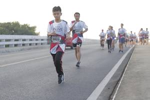 BIB: 485, 6828
                            <button type="button" onclick="openModal(6385029)" class="btn btn-primary btn-sm float-right btn-popup" data-toggle="modal" data-target=".modal-high-quality">
                        <i class="fas fa-shopping-cart"></i> Add to Cart
                    </button>
                                            <button type="button" onclick="isThisMe(6385029, true)" class="btn btn-success btn-sm float-right btn-popup btn-isme hidden" data-toggle="tooltip" data-placement="bottom" title="นี่คือรูปของคุณใช่ไหม คลิกที่นี่เพื่อเอาเข้าอัลบั้ม">
                        <i class="fas fa-plus"></i> Add to album
                    </button>
                    <button type="button" onclick="isThisMe(6385029, false)" class="btn btn-warning btn-sm float-right btn-popup btn-isnotme hidden">
                        <i class="fas fa-ban"></i> Remove from album
                    </button>