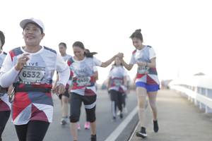 BIB: 6532, 6430
                            <button type="button" onclick="openModal(6387609)" class="btn btn-primary btn-sm float-right btn-popup" data-toggle="modal" data-target=".modal-high-quality">
                        <i class="fas fa-shopping-cart"></i> Add to Cart
                    </button>
                                            <button type="button" onclick="isThisMe(6387609, true)" class="btn btn-success btn-sm float-right btn-popup btn-isme hidden" data-toggle="tooltip" data-placement="bottom" title="นี่คือรูปของคุณใช่ไหม คลิกที่นี่เพื่อเอาเข้าอัลบั้ม">
                        <i class="fas fa-plus"></i> Add to album
                    </button>
                    <button type="button" onclick="isThisMe(6387609, false)" class="btn btn-warning btn-sm float-right btn-popup btn-isnotme hidden">
                        <i class="fas fa-ban"></i> Remove from album
                    </button>