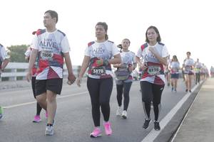 BIB: 7806, 6178, 3878
                            <button type="button" onclick="openModal(6377613)" class="btn btn-primary btn-sm float-right btn-popup" data-toggle="modal" data-target=".modal-high-quality">
                        <i class="fas fa-shopping-cart"></i> Add to Cart
                    </button>
                                            <button type="button" onclick="isThisMe(6377613, true)" class="btn btn-success btn-sm float-right btn-popup btn-isme hidden" data-toggle="tooltip" data-placement="bottom" title="นี่คือรูปของคุณใช่ไหม คลิกที่นี่เพื่อเอาเข้าอัลบั้ม">
                        <i class="fas fa-plus"></i> Add to album
                    </button>
                    <button type="button" onclick="isThisMe(6377613, false)" class="btn btn-warning btn-sm float-right btn-popup btn-isnotme hidden">
                        <i class="fas fa-ban"></i> Remove from album
                    </button>