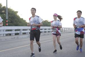 BIB: 7223
                            <button type="button" onclick="openModal(6384456)" class="btn btn-primary btn-sm float-right btn-popup" data-toggle="modal" data-target=".modal-high-quality">
                        <i class="fas fa-shopping-cart"></i> Add to Cart
                    </button>
                                            <button type="button" onclick="isThisMe(6384456, true)" class="btn btn-success btn-sm float-right btn-popup btn-isme hidden" data-toggle="tooltip" data-placement="bottom" title="นี่คือรูปของคุณใช่ไหม คลิกที่นี่เพื่อเอาเข้าอัลบั้ม">
                        <i class="fas fa-plus"></i> Add to album
                    </button>
                    <button type="button" onclick="isThisMe(6384456, false)" class="btn btn-warning btn-sm float-right btn-popup btn-isnotme hidden">
                        <i class="fas fa-ban"></i> Remove from album
                    </button>