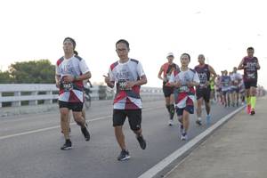 BIB: 3042, 366, 2951
                            <button type="button" onclick="openModal(6380966)" class="btn btn-primary btn-sm float-right btn-popup" data-toggle="modal" data-target=".modal-high-quality">
                        <i class="fas fa-shopping-cart"></i> Add to Cart
                    </button>
                                            <button type="button" onclick="isThisMe(6380966, true)" class="btn btn-success btn-sm float-right btn-popup btn-isme hidden" data-toggle="tooltip" data-placement="bottom" title="นี่คือรูปของคุณใช่ไหม คลิกที่นี่เพื่อเอาเข้าอัลบั้ม">
                        <i class="fas fa-plus"></i> Add to album
                    </button>
                    <button type="button" onclick="isThisMe(6380966, false)" class="btn btn-warning btn-sm float-right btn-popup btn-isnotme hidden">
                        <i class="fas fa-ban"></i> Remove from album
                    </button>