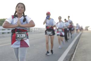 BIB: 3129
                            <button type="button" onclick="openModal(6384115)" class="btn btn-primary btn-sm float-right btn-popup" data-toggle="modal" data-target=".modal-high-quality">
                        <i class="fas fa-shopping-cart"></i> Add to Cart
                    </button>
                                            <button type="button" onclick="isThisMe(6384115, true)" class="btn btn-success btn-sm float-right btn-popup btn-isme hidden" data-toggle="tooltip" data-placement="bottom" title="นี่คือรูปของคุณใช่ไหม คลิกที่นี่เพื่อเอาเข้าอัลบั้ม">
                        <i class="fas fa-plus"></i> Add to album
                    </button>
                    <button type="button" onclick="isThisMe(6384115, false)" class="btn btn-warning btn-sm float-right btn-popup btn-isnotme hidden">
                        <i class="fas fa-ban"></i> Remove from album
                    </button>