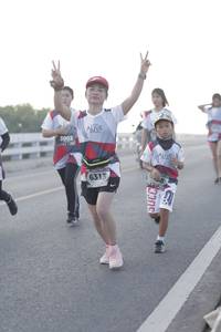 BIB: 3903, 6313
                            <button type="button" onclick="openModal(6377708)" class="btn btn-primary btn-sm float-right btn-popup" data-toggle="modal" data-target=".modal-high-quality">
                        <i class="fas fa-shopping-cart"></i> Add to Cart
                    </button>
                                            <button type="button" onclick="isThisMe(6377708, true)" class="btn btn-success btn-sm float-right btn-popup btn-isme hidden" data-toggle="tooltip" data-placement="bottom" title="นี่คือรูปของคุณใช่ไหม คลิกที่นี่เพื่อเอาเข้าอัลบั้ม">
                        <i class="fas fa-plus"></i> Add to album
                    </button>
                    <button type="button" onclick="isThisMe(6377708, false)" class="btn btn-warning btn-sm float-right btn-popup btn-isnotme hidden">
                        <i class="fas fa-ban"></i> Remove from album
                    </button>