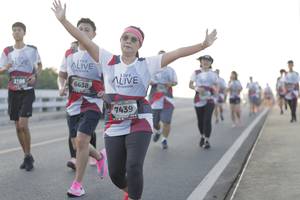 BIB: 6638, 2108, 7439
                            <button type="button" onclick="openModal(6385009)" class="btn btn-primary btn-sm float-right btn-popup" data-toggle="modal" data-target=".modal-high-quality">
                        <i class="fas fa-shopping-cart"></i> Add to Cart
                    </button>
                                            <button type="button" onclick="isThisMe(6385009, true)" class="btn btn-success btn-sm float-right btn-popup btn-isme hidden" data-toggle="tooltip" data-placement="bottom" title="นี่คือรูปของคุณใช่ไหม คลิกที่นี่เพื่อเอาเข้าอัลบั้ม">
                        <i class="fas fa-plus"></i> Add to album
                    </button>
                    <button type="button" onclick="isThisMe(6385009, false)" class="btn btn-warning btn-sm float-right btn-popup btn-isnotme hidden">
                        <i class="fas fa-ban"></i> Remove from album
                    </button>