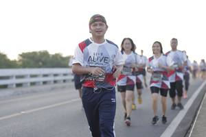 BIB: 128
                            <button type="button" onclick="openModal(6384996)" class="btn btn-primary btn-sm float-right btn-popup" data-toggle="modal" data-target=".modal-high-quality">
                        <i class="fas fa-shopping-cart"></i> Add to Cart
                    </button>
                                            <button type="button" onclick="isThisMe(6384996, true)" class="btn btn-success btn-sm float-right btn-popup btn-isme hidden" data-toggle="tooltip" data-placement="bottom" title="นี่คือรูปของคุณใช่ไหม คลิกที่นี่เพื่อเอาเข้าอัลบั้ม">
                        <i class="fas fa-plus"></i> Add to album
                    </button>
                    <button type="button" onclick="isThisMe(6384996, false)" class="btn btn-warning btn-sm float-right btn-popup btn-isnotme hidden">
                        <i class="fas fa-ban"></i> Remove from album
                    </button>