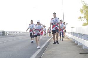 BIB: 977, 2245
                            <button type="button" onclick="openModal(6377989)" class="btn btn-primary btn-sm float-right btn-popup" data-toggle="modal" data-target=".modal-high-quality">
                        <i class="fas fa-shopping-cart"></i> Add to Cart
                    </button>
                                            <button type="button" onclick="isThisMe(6377989, true)" class="btn btn-success btn-sm float-right btn-popup btn-isme hidden" data-toggle="tooltip" data-placement="bottom" title="นี่คือรูปของคุณใช่ไหม คลิกที่นี่เพื่อเอาเข้าอัลบั้ม">
                        <i class="fas fa-plus"></i> Add to album
                    </button>
                    <button type="button" onclick="isThisMe(6377989, false)" class="btn btn-warning btn-sm float-right btn-popup btn-isnotme hidden">
                        <i class="fas fa-ban"></i> Remove from album
                    </button>