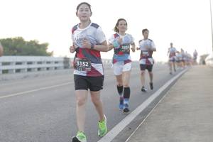 BIB: 3833, 3152
                            <button type="button" onclick="openModal(6381581)" class="btn btn-primary btn-sm float-right btn-popup" data-toggle="modal" data-target=".modal-high-quality">
                        <i class="fas fa-shopping-cart"></i> Add to Cart
                    </button>
                                            <button type="button" onclick="isThisMe(6381581, true)" class="btn btn-success btn-sm float-right btn-popup btn-isme hidden" data-toggle="tooltip" data-placement="bottom" title="นี่คือรูปของคุณใช่ไหม คลิกที่นี่เพื่อเอาเข้าอัลบั้ม">
                        <i class="fas fa-plus"></i> Add to album
                    </button>
                    <button type="button" onclick="isThisMe(6381581, false)" class="btn btn-warning btn-sm float-right btn-popup btn-isnotme hidden">
                        <i class="fas fa-ban"></i> Remove from album
                    </button>