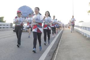 BIB: 799, 7664, 7931
                            <button type="button" onclick="openModal(6386985)" class="btn btn-primary btn-sm float-right btn-popup" data-toggle="modal" data-target=".modal-high-quality">
                        <i class="fas fa-shopping-cart"></i> Add to Cart
                    </button>
                                            <button type="button" onclick="isThisMe(6386985, true)" class="btn btn-success btn-sm float-right btn-popup btn-isme hidden" data-toggle="tooltip" data-placement="bottom" title="นี่คือรูปของคุณใช่ไหม คลิกที่นี่เพื่อเอาเข้าอัลบั้ม">
                        <i class="fas fa-plus"></i> Add to album
                    </button>
                    <button type="button" onclick="isThisMe(6386985, false)" class="btn btn-warning btn-sm float-right btn-popup btn-isnotme hidden">
                        <i class="fas fa-ban"></i> Remove from album
                    </button>