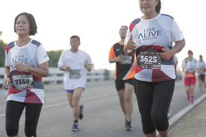 BIB: 3625, 128, 7358
                            <button type="button" onclick="openModal(6383210)" class="btn btn-primary btn-sm float-right btn-popup" data-toggle="modal" data-target=".modal-high-quality">
                        <i class="fas fa-shopping-cart"></i> Add to Cart
                    </button>
                                            <button type="button" onclick="isThisMe(6383210, true)" class="btn btn-success btn-sm float-right btn-popup btn-isme hidden" data-toggle="tooltip" data-placement="bottom" title="นี่คือรูปของคุณใช่ไหม คลิกที่นี่เพื่อเอาเข้าอัลบั้ม">
                        <i class="fas fa-plus"></i> Add to album
                    </button>
                    <button type="button" onclick="isThisMe(6383210, false)" class="btn btn-warning btn-sm float-right btn-popup btn-isnotme hidden">
                        <i class="fas fa-ban"></i> Remove from album
                    </button>