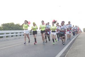 BIB: 2033
                            <button type="button" onclick="openModal(6381940)" class="btn btn-primary btn-sm float-right btn-popup" data-toggle="modal" data-target=".modal-high-quality">
                        <i class="fas fa-shopping-cart"></i> Add to Cart
                    </button>
                                            <button type="button" onclick="isThisMe(6381940, true)" class="btn btn-success btn-sm float-right btn-popup btn-isme hidden" data-toggle="tooltip" data-placement="bottom" title="นี่คือรูปของคุณใช่ไหม คลิกที่นี่เพื่อเอาเข้าอัลบั้ม">
                        <i class="fas fa-plus"></i> Add to album
                    </button>
                    <button type="button" onclick="isThisMe(6381940, false)" class="btn btn-warning btn-sm float-right btn-popup btn-isnotme hidden">
                        <i class="fas fa-ban"></i> Remove from album
                    </button>