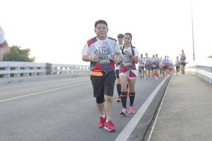 BIB: 7032, 7839
                            <button type="button" onclick="openModal(6384251)" class="btn btn-primary btn-sm float-right btn-popup" data-toggle="modal" data-target=".modal-high-quality">
                        <i class="fas fa-shopping-cart"></i> Add to Cart
                    </button>
                                            <button type="button" onclick="isThisMe(6384251, true)" class="btn btn-success btn-sm float-right btn-popup btn-isme hidden" data-toggle="tooltip" data-placement="bottom" title="นี่คือรูปของคุณใช่ไหม คลิกที่นี่เพื่อเอาเข้าอัลบั้ม">
                        <i class="fas fa-plus"></i> Add to album
                    </button>
                    <button type="button" onclick="isThisMe(6384251, false)" class="btn btn-warning btn-sm float-right btn-popup btn-isnotme hidden">
                        <i class="fas fa-ban"></i> Remove from album
                    </button>