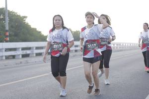 BIB: 7463, 2917, 3117
                            <button type="button" onclick="openModal(6377808)" class="btn btn-primary btn-sm float-right btn-popup" data-toggle="modal" data-target=".modal-high-quality">
                        <i class="fas fa-shopping-cart"></i> Add to Cart
                    </button>
                                            <button type="button" onclick="isThisMe(6377808, true)" class="btn btn-success btn-sm float-right btn-popup btn-isme hidden" data-toggle="tooltip" data-placement="bottom" title="นี่คือรูปของคุณใช่ไหม คลิกที่นี่เพื่อเอาเข้าอัลบั้ม">
                        <i class="fas fa-plus"></i> Add to album
                    </button>
                    <button type="button" onclick="isThisMe(6377808, false)" class="btn btn-warning btn-sm float-right btn-popup btn-isnotme hidden">
                        <i class="fas fa-ban"></i> Remove from album
                    </button>