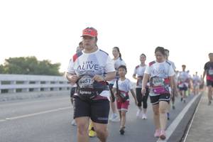 BIB: 6490
                            <button type="button" onclick="openModal(6384935)" class="btn btn-primary btn-sm float-right btn-popup" data-toggle="modal" data-target=".modal-high-quality">
                        <i class="fas fa-shopping-cart"></i> Add to Cart
                    </button>
                                            <button type="button" onclick="isThisMe(6384935, true)" class="btn btn-success btn-sm float-right btn-popup btn-isme hidden" data-toggle="tooltip" data-placement="bottom" title="นี่คือรูปของคุณใช่ไหม คลิกที่นี่เพื่อเอาเข้าอัลบั้ม">
                        <i class="fas fa-plus"></i> Add to album
                    </button>
                    <button type="button" onclick="isThisMe(6384935, false)" class="btn btn-warning btn-sm float-right btn-popup btn-isnotme hidden">
                        <i class="fas fa-ban"></i> Remove from album
                    </button>