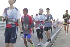 BIB: 6033, 6747, 6408
                            <button type="button" onclick="openModal(6387373)" class="btn btn-primary btn-sm float-right btn-popup" data-toggle="modal" data-target=".modal-high-quality">
                        <i class="fas fa-shopping-cart"></i> Add to Cart
                    </button>
                                            <button type="button" onclick="isThisMe(6387373, true)" class="btn btn-success btn-sm float-right btn-popup btn-isme hidden" data-toggle="tooltip" data-placement="bottom" title="นี่คือรูปของคุณใช่ไหม คลิกที่นี่เพื่อเอาเข้าอัลบั้ม">
                        <i class="fas fa-plus"></i> Add to album
                    </button>
                    <button type="button" onclick="isThisMe(6387373, false)" class="btn btn-warning btn-sm float-right btn-popup btn-isnotme hidden">
                        <i class="fas fa-ban"></i> Remove from album
                    </button>