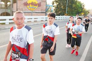 BIB: 703, 764, 128
                            <button type="button" onclick="openModal(6469640)" class="btn btn-primary btn-sm float-right btn-popup" data-toggle="modal" data-target=".modal-high-quality">
                        <i class="fas fa-shopping-cart"></i> Add to Cart
                    </button>
                                            <button type="button" onclick="isThisMe(6469640, true)" class="btn btn-success btn-sm float-right btn-popup btn-isme hidden" data-toggle="tooltip" data-placement="bottom" title="นี่คือรูปของคุณใช่ไหม คลิกที่นี่เพื่อเอาเข้าอัลบั้ม">
                        <i class="fas fa-plus"></i> Add to album
                    </button>
                    <button type="button" onclick="isThisMe(6469640, false)" class="btn btn-warning btn-sm float-right btn-popup btn-isnotme hidden">
                        <i class="fas fa-ban"></i> Remove from album
                    </button>