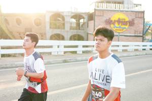 BIB: 140
                            <button type="button" onclick="openModal(6409944)" class="btn btn-primary btn-sm float-right btn-popup" data-toggle="modal" data-target=".modal-high-quality">
                        <i class="fas fa-shopping-cart"></i> Add to Cart
                    </button>
                                            <button type="button" onclick="isThisMe(6409944, true)" class="btn btn-success btn-sm float-right btn-popup btn-isme hidden" data-toggle="tooltip" data-placement="bottom" title="นี่คือรูปของคุณใช่ไหม คลิกที่นี่เพื่อเอาเข้าอัลบั้ม">
                        <i class="fas fa-plus"></i> Add to album
                    </button>
                    <button type="button" onclick="isThisMe(6409944, false)" class="btn btn-warning btn-sm float-right btn-popup btn-isnotme hidden">
                        <i class="fas fa-ban"></i> Remove from album
                    </button>