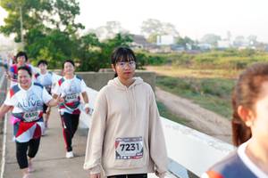 BIB: 6422, 6550, 7231
                            <button type="button" onclick="openModal(6437375)" class="btn btn-primary btn-sm float-right btn-popup" data-toggle="modal" data-target=".modal-high-quality">
                        <i class="fas fa-shopping-cart"></i> Add to Cart
                    </button>
                                            <button type="button" onclick="isThisMe(6437375, true)" class="btn btn-success btn-sm float-right btn-popup btn-isme hidden" data-toggle="tooltip" data-placement="bottom" title="นี่คือรูปของคุณใช่ไหม คลิกที่นี่เพื่อเอาเข้าอัลบั้ม">
                        <i class="fas fa-plus"></i> Add to album
                    </button>
                    <button type="button" onclick="isThisMe(6437375, false)" class="btn btn-warning btn-sm float-right btn-popup btn-isnotme hidden">
                        <i class="fas fa-ban"></i> Remove from album
                    </button>