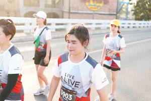 BIB: 3903
                            <button type="button" onclick="openModal(6436570)" class="btn btn-primary btn-sm float-right btn-popup" data-toggle="modal" data-target=".modal-high-quality">
                        <i class="fas fa-shopping-cart"></i> Add to Cart
                    </button>
                                            <button type="button" onclick="isThisMe(6436570, true)" class="btn btn-success btn-sm float-right btn-popup btn-isme hidden" data-toggle="tooltip" data-placement="bottom" title="นี่คือรูปของคุณใช่ไหม คลิกที่นี่เพื่อเอาเข้าอัลบั้ม">
                        <i class="fas fa-plus"></i> Add to album
                    </button>
                    <button type="button" onclick="isThisMe(6436570, false)" class="btn btn-warning btn-sm float-right btn-popup btn-isnotme hidden">
                        <i class="fas fa-ban"></i> Remove from album
                    </button>