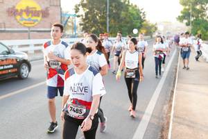 BIB: 6968, 7485
                            <button type="button" onclick="openModal(6436511)" class="btn btn-primary btn-sm float-right btn-popup" data-toggle="modal" data-target=".modal-high-quality">
                        <i class="fas fa-shopping-cart"></i> Add to Cart
                    </button>
                                            <button type="button" onclick="isThisMe(6436511, true)" class="btn btn-success btn-sm float-right btn-popup btn-isme hidden" data-toggle="tooltip" data-placement="bottom" title="นี่คือรูปของคุณใช่ไหม คลิกที่นี่เพื่อเอาเข้าอัลบั้ม">
                        <i class="fas fa-plus"></i> Add to album
                    </button>
                    <button type="button" onclick="isThisMe(6436511, false)" class="btn btn-warning btn-sm float-right btn-popup btn-isnotme hidden">
                        <i class="fas fa-ban"></i> Remove from album
                    </button>