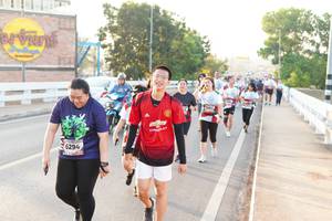 BIB: 6294
                            <button type="button" onclick="openModal(6436746)" class="btn btn-primary btn-sm float-right btn-popup" data-toggle="modal" data-target=".modal-high-quality">
                        <i class="fas fa-shopping-cart"></i> Add to Cart
                    </button>
                                            <button type="button" onclick="isThisMe(6436746, true)" class="btn btn-success btn-sm float-right btn-popup btn-isme hidden" data-toggle="tooltip" data-placement="bottom" title="นี่คือรูปของคุณใช่ไหม คลิกที่นี่เพื่อเอาเข้าอัลบั้ม">
                        <i class="fas fa-plus"></i> Add to album
                    </button>
                    <button type="button" onclick="isThisMe(6436746, false)" class="btn btn-warning btn-sm float-right btn-popup btn-isnotme hidden">
                        <i class="fas fa-ban"></i> Remove from album
                    </button>