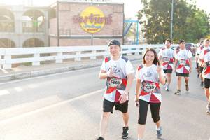 BIB: 6888, 7258
                            <button type="button" onclick="openModal(6436873)" class="btn btn-primary btn-sm float-right btn-popup" data-toggle="modal" data-target=".modal-high-quality">
                        <i class="fas fa-shopping-cart"></i> Add to Cart
                    </button>
                                            <button type="button" onclick="isThisMe(6436873, true)" class="btn btn-success btn-sm float-right btn-popup btn-isme hidden" data-toggle="tooltip" data-placement="bottom" title="นี่คือรูปของคุณใช่ไหม คลิกที่นี่เพื่อเอาเข้าอัลบั้ม">
                        <i class="fas fa-plus"></i> Add to album
                    </button>
                    <button type="button" onclick="isThisMe(6436873, false)" class="btn btn-warning btn-sm float-right btn-popup btn-isnotme hidden">
                        <i class="fas fa-ban"></i> Remove from album
                    </button>