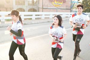 BIB: 693
                            <button type="button" onclick="openModal(6436263)" class="btn btn-primary btn-sm float-right btn-popup" data-toggle="modal" data-target=".modal-high-quality">
                        <i class="fas fa-shopping-cart"></i> Add to Cart
                    </button>
                                            <button type="button" onclick="isThisMe(6436263, true)" class="btn btn-success btn-sm float-right btn-popup btn-isme hidden" data-toggle="tooltip" data-placement="bottom" title="นี่คือรูปของคุณใช่ไหม คลิกที่นี่เพื่อเอาเข้าอัลบั้ม">
                        <i class="fas fa-plus"></i> Add to album
                    </button>
                    <button type="button" onclick="isThisMe(6436263, false)" class="btn btn-warning btn-sm float-right btn-popup btn-isnotme hidden">
                        <i class="fas fa-ban"></i> Remove from album
                    </button>