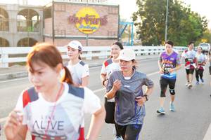 BIB: 372
                            <button type="button" onclick="openModal(6469915)" class="btn btn-primary btn-sm float-right btn-popup" data-toggle="modal" data-target=".modal-high-quality">
                        <i class="fas fa-shopping-cart"></i> Add to Cart
                    </button>
                                            <button type="button" onclick="isThisMe(6469915, true)" class="btn btn-success btn-sm float-right btn-popup btn-isme hidden" data-toggle="tooltip" data-placement="bottom" title="นี่คือรูปของคุณใช่ไหม คลิกที่นี่เพื่อเอาเข้าอัลบั้ม">
                        <i class="fas fa-plus"></i> Add to album
                    </button>
                    <button type="button" onclick="isThisMe(6469915, false)" class="btn btn-warning btn-sm float-right btn-popup btn-isnotme hidden">
                        <i class="fas fa-ban"></i> Remove from album
                    </button>