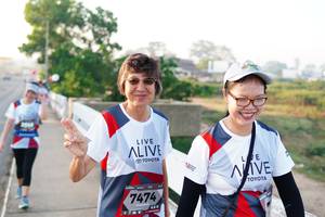 BIB: 240, 7474
                            <button type="button" onclick="openModal(6437422)" class="btn btn-primary btn-sm float-right btn-popup" data-toggle="modal" data-target=".modal-high-quality">
                        <i class="fas fa-shopping-cart"></i> Add to Cart
                    </button>
                                            <button type="button" onclick="isThisMe(6437422, true)" class="btn btn-success btn-sm float-right btn-popup btn-isme hidden" data-toggle="tooltip" data-placement="bottom" title="นี่คือรูปของคุณใช่ไหม คลิกที่นี่เพื่อเอาเข้าอัลบั้ม">
                        <i class="fas fa-plus"></i> Add to album
                    </button>
                    <button type="button" onclick="isThisMe(6437422, false)" class="btn btn-warning btn-sm float-right btn-popup btn-isnotme hidden">
                        <i class="fas fa-ban"></i> Remove from album
                    </button>