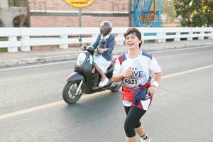 BIB: 6531
                            <button type="button" onclick="openModal(6436987)" class="btn btn-primary btn-sm float-right btn-popup" data-toggle="modal" data-target=".modal-high-quality">
                        <i class="fas fa-shopping-cart"></i> Add to Cart
                    </button>
                                            <button type="button" onclick="isThisMe(6436987, true)" class="btn btn-success btn-sm float-right btn-popup btn-isme hidden" data-toggle="tooltip" data-placement="bottom" title="นี่คือรูปของคุณใช่ไหม คลิกที่นี่เพื่อเอาเข้าอัลบั้ม">
                        <i class="fas fa-plus"></i> Add to album
                    </button>
                    <button type="button" onclick="isThisMe(6436987, false)" class="btn btn-warning btn-sm float-right btn-popup btn-isnotme hidden">
                        <i class="fas fa-ban"></i> Remove from album
                    </button>