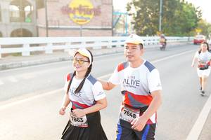 BIB: 7648, 7863
                            <button type="button" onclick="openModal(6436442)" class="btn btn-primary btn-sm float-right btn-popup" data-toggle="modal" data-target=".modal-high-quality">
                        <i class="fas fa-shopping-cart"></i> Add to Cart
                    </button>
                                            <button type="button" onclick="isThisMe(6436442, true)" class="btn btn-success btn-sm float-right btn-popup btn-isme hidden" data-toggle="tooltip" data-placement="bottom" title="นี่คือรูปของคุณใช่ไหม คลิกที่นี่เพื่อเอาเข้าอัลบั้ม">
                        <i class="fas fa-plus"></i> Add to album
                    </button>
                    <button type="button" onclick="isThisMe(6436442, false)" class="btn btn-warning btn-sm float-right btn-popup btn-isnotme hidden">
                        <i class="fas fa-ban"></i> Remove from album
                    </button>