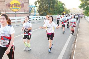 BIB: 6709, 7284
                            <button type="button" onclick="openModal(6470289)" class="btn btn-primary btn-sm float-right btn-popup" data-toggle="modal" data-target=".modal-high-quality">
                        <i class="fas fa-shopping-cart"></i> Add to Cart
                    </button>
                                            <button type="button" onclick="isThisMe(6470289, true)" class="btn btn-success btn-sm float-right btn-popup btn-isme hidden" data-toggle="tooltip" data-placement="bottom" title="นี่คือรูปของคุณใช่ไหม คลิกที่นี่เพื่อเอาเข้าอัลบั้ม">
                        <i class="fas fa-plus"></i> Add to album
                    </button>
                    <button type="button" onclick="isThisMe(6470289, false)" class="btn btn-warning btn-sm float-right btn-popup btn-isnotme hidden">
                        <i class="fas fa-ban"></i> Remove from album
                    </button>