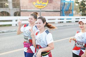 BIB: 7215, 1480
                            <button type="button" onclick="openModal(6437001)" class="btn btn-primary btn-sm float-right btn-popup" data-toggle="modal" data-target=".modal-high-quality">
                        <i class="fas fa-shopping-cart"></i> Add to Cart
                    </button>
                                            <button type="button" onclick="isThisMe(6437001, true)" class="btn btn-success btn-sm float-right btn-popup btn-isme hidden" data-toggle="tooltip" data-placement="bottom" title="นี่คือรูปของคุณใช่ไหม คลิกที่นี่เพื่อเอาเข้าอัลบั้ม">
                        <i class="fas fa-plus"></i> Add to album
                    </button>
                    <button type="button" onclick="isThisMe(6437001, false)" class="btn btn-warning btn-sm float-right btn-popup btn-isnotme hidden">
                        <i class="fas fa-ban"></i> Remove from album
                    </button>