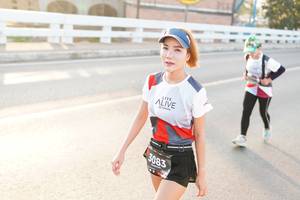 BIB: 3083
                            <button type="button" onclick="openModal(6436595)" class="btn btn-primary btn-sm float-right btn-popup" data-toggle="modal" data-target=".modal-high-quality">
                        <i class="fas fa-shopping-cart"></i> Add to Cart
                    </button>
                                            <button type="button" onclick="isThisMe(6436595, true)" class="btn btn-success btn-sm float-right btn-popup btn-isme hidden" data-toggle="tooltip" data-placement="bottom" title="นี่คือรูปของคุณใช่ไหม คลิกที่นี่เพื่อเอาเข้าอัลบั้ม">
                        <i class="fas fa-plus"></i> Add to album
                    </button>
                    <button type="button" onclick="isThisMe(6436595, false)" class="btn btn-warning btn-sm float-right btn-popup btn-isnotme hidden">
                        <i class="fas fa-ban"></i> Remove from album
                    </button>