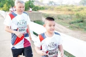 BIB: 6054, 6048
                            <button type="button" onclick="openModal(6437079)" class="btn btn-primary btn-sm float-right btn-popup" data-toggle="modal" data-target=".modal-high-quality">
                        <i class="fas fa-shopping-cart"></i> Add to Cart
                    </button>
                                            <button type="button" onclick="isThisMe(6437079, true)" class="btn btn-success btn-sm float-right btn-popup btn-isme hidden" data-toggle="tooltip" data-placement="bottom" title="นี่คือรูปของคุณใช่ไหม คลิกที่นี่เพื่อเอาเข้าอัลบั้ม">
                        <i class="fas fa-plus"></i> Add to album
                    </button>
                    <button type="button" onclick="isThisMe(6437079, false)" class="btn btn-warning btn-sm float-right btn-popup btn-isnotme hidden">
                        <i class="fas fa-ban"></i> Remove from album
                    </button>