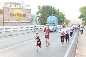 BIB: 442
                            <button type="button" onclick="openModal(6436323)" class="btn btn-primary btn-sm float-right btn-popup" data-toggle="modal" data-target=".modal-high-quality">
                        <i class="fas fa-shopping-cart"></i> Add to Cart
                    </button>
                                            <button type="button" onclick="isThisMe(6436323, true)" class="btn btn-success btn-sm float-right btn-popup btn-isme hidden" data-toggle="tooltip" data-placement="bottom" title="นี่คือรูปของคุณใช่ไหม คลิกที่นี่เพื่อเอาเข้าอัลบั้ม">
                        <i class="fas fa-plus"></i> Add to album
                    </button>
                    <button type="button" onclick="isThisMe(6436323, false)" class="btn btn-warning btn-sm float-right btn-popup btn-isnotme hidden">
                        <i class="fas fa-ban"></i> Remove from album
                    </button>