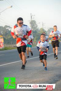 BIB: 353, 7772, 7998, 2019
                            <button type="button" onclick="openModal(6571995)" class="btn btn-primary btn-sm float-right btn-popup" data-toggle="modal" data-target=".modal-high-quality">
                        <i class="fas fa-shopping-cart"></i> Add to Cart
                    </button>
                                            <button type="button" onclick="isThisMe(6571995, true)" class="btn btn-success btn-sm float-right btn-popup btn-isme hidden" data-toggle="tooltip" data-placement="bottom" title="นี่คือรูปของคุณใช่ไหม คลิกที่นี่เพื่อเอาเข้าอัลบั้ม">
                        <i class="fas fa-plus"></i> Add to album
                    </button>
                    <button type="button" onclick="isThisMe(6571995, false)" class="btn btn-warning btn-sm float-right btn-popup btn-isnotme hidden">
                        <i class="fas fa-ban"></i> Remove from album
                    </button>