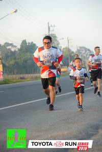 BIB: 6353, 7772, 598, 2019
                            <button type="button" onclick="openModal(6571992)" class="btn btn-primary btn-sm float-right btn-popup" data-toggle="modal" data-target=".modal-high-quality">
                        <i class="fas fa-shopping-cart"></i> Add to Cart
                    </button>
                                            <button type="button" onclick="isThisMe(6571992, true)" class="btn btn-success btn-sm float-right btn-popup btn-isme hidden" data-toggle="tooltip" data-placement="bottom" title="นี่คือรูปของคุณใช่ไหม คลิกที่นี่เพื่อเอาเข้าอัลบั้ม">
                        <i class="fas fa-plus"></i> Add to album
                    </button>
                    <button type="button" onclick="isThisMe(6571992, false)" class="btn btn-warning btn-sm float-right btn-popup btn-isnotme hidden">
                        <i class="fas fa-ban"></i> Remove from album
                    </button>