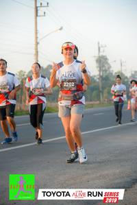 BIB: 2202, 7702, 2019
                            <button type="button" onclick="openModal(6571640)" class="btn btn-primary btn-sm float-right btn-popup" data-toggle="modal" data-target=".modal-high-quality">
                        <i class="fas fa-shopping-cart"></i> Add to Cart
                    </button>
                                            <button type="button" onclick="isThisMe(6571640, true)" class="btn btn-success btn-sm float-right btn-popup btn-isme hidden" data-toggle="tooltip" data-placement="bottom" title="นี่คือรูปของคุณใช่ไหม คลิกที่นี่เพื่อเอาเข้าอัลบั้ม">
                        <i class="fas fa-plus"></i> Add to album
                    </button>
                    <button type="button" onclick="isThisMe(6571640, false)" class="btn btn-warning btn-sm float-right btn-popup btn-isnotme hidden">
                        <i class="fas fa-ban"></i> Remove from album
                    </button>