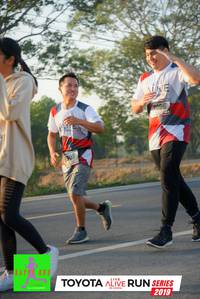 BIB: 096, 6905, 2019
                            <button type="button" onclick="openModal(6567475)" class="btn btn-primary btn-sm float-right btn-popup" data-toggle="modal" data-target=".modal-high-quality">
                        <i class="fas fa-shopping-cart"></i> Add to Cart
                    </button>
                                            <button type="button" onclick="isThisMe(6567475, true)" class="btn btn-success btn-sm float-right btn-popup btn-isme hidden" data-toggle="tooltip" data-placement="bottom" title="นี่คือรูปของคุณใช่ไหม คลิกที่นี่เพื่อเอาเข้าอัลบั้ม">
                        <i class="fas fa-plus"></i> Add to album
                    </button>
                    <button type="button" onclick="isThisMe(6567475, false)" class="btn btn-warning btn-sm float-right btn-popup btn-isnotme hidden">
                        <i class="fas fa-ban"></i> Remove from album
                    </button>