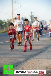 BIB: 7820, 7741, 8001, 8005, 2019
                            <button type="button" onclick="openModal(6568395)" class="btn btn-primary btn-sm float-right btn-popup" data-toggle="modal" data-target=".modal-high-quality">
                        <i class="fas fa-shopping-cart"></i> Add to Cart
                    </button>
                                            <button type="button" onclick="isThisMe(6568395, true)" class="btn btn-success btn-sm float-right btn-popup btn-isme hidden" data-toggle="tooltip" data-placement="bottom" title="นี่คือรูปของคุณใช่ไหม คลิกที่นี่เพื่อเอาเข้าอัลบั้ม">
                        <i class="fas fa-plus"></i> Add to album
                    </button>
                    <button type="button" onclick="isThisMe(6568395, false)" class="btn btn-warning btn-sm float-right btn-popup btn-isnotme hidden">
                        <i class="fas fa-ban"></i> Remove from album
                    </button>